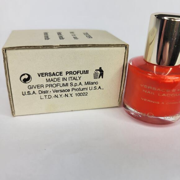 Versace Profumi Versace's Heat Lacquer Vernis Nail Colour "V2057" Nail Polish - Picture 7 of 10